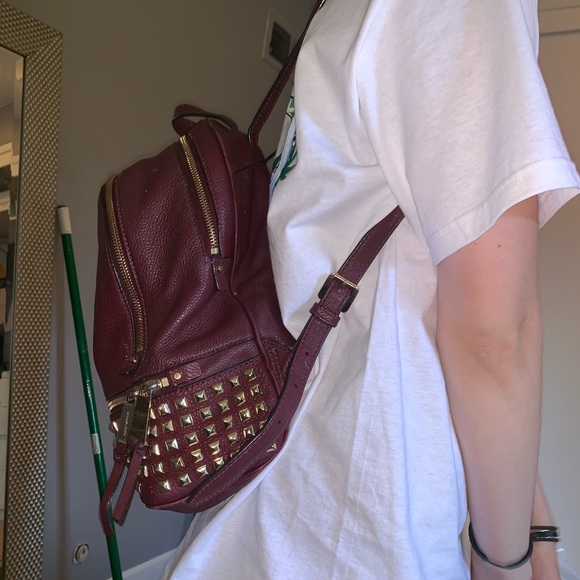 backpack - Picture 2 of 4